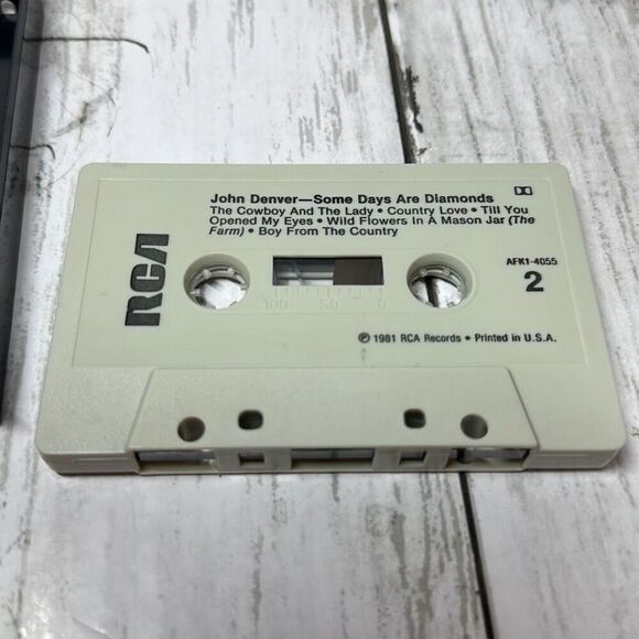 John Denver’s Greatest Hits Cassette Tape and Some Days are diamonds - Picture 3 of 9